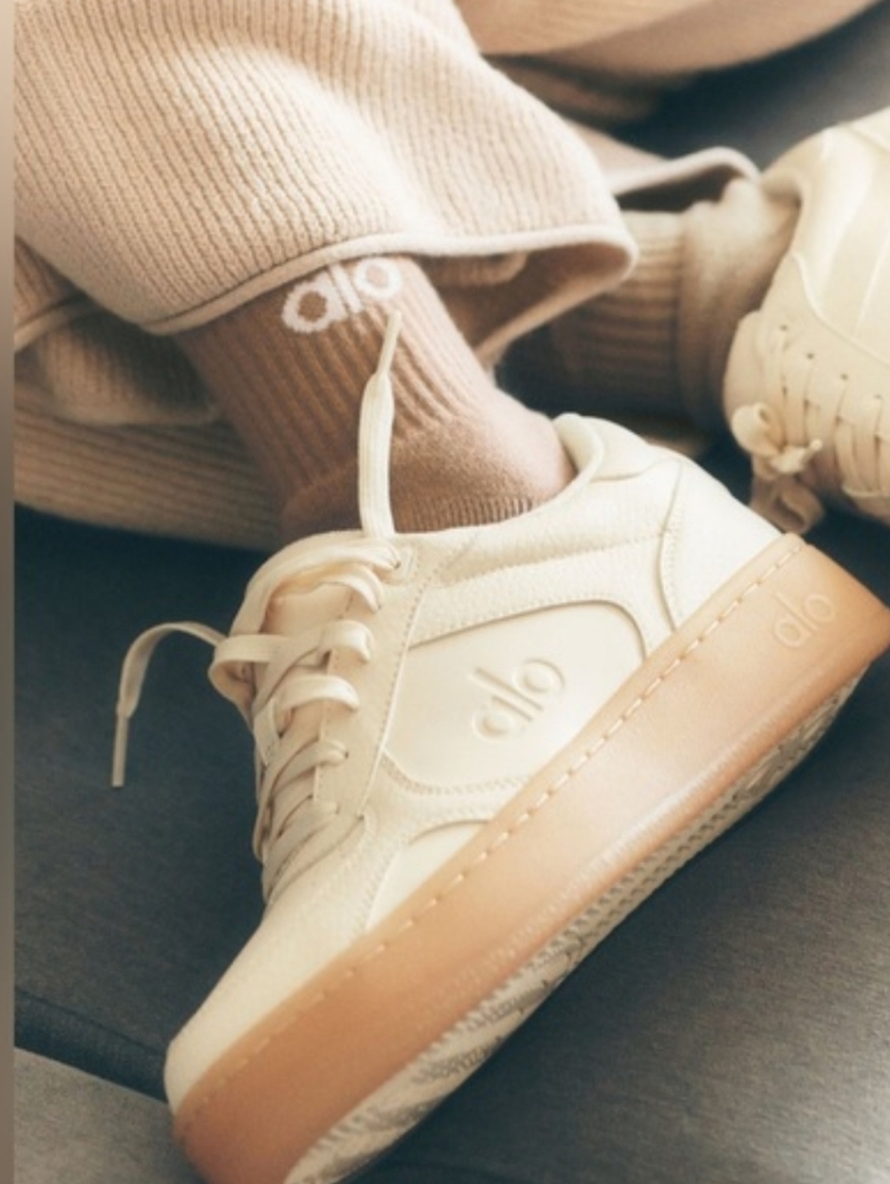 ALO Recovery Mode Sneaker In Clay Size 8